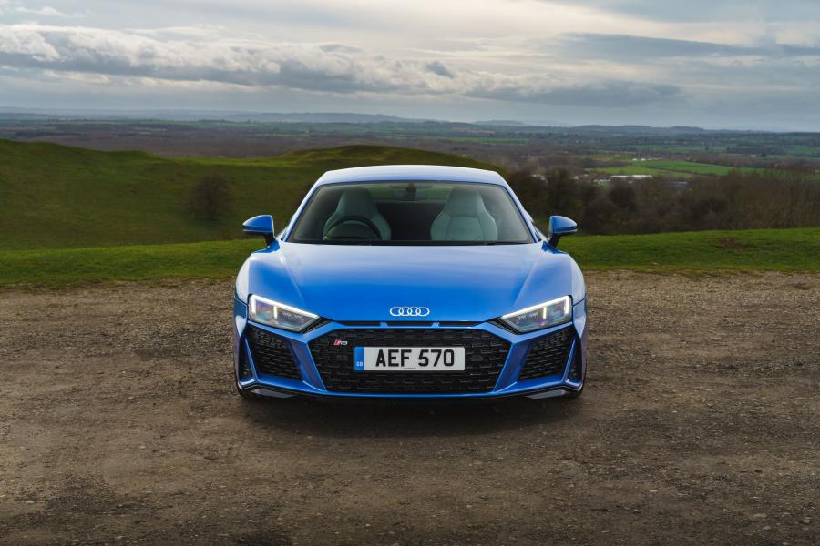  Audi R8 V10 2019 года  (UK) (фото 38 из 79)